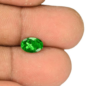 1.36-Carat Eye-Clean Lively Green Tsavorite Garnet from Kenya - Click Image to Close