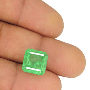 8.24-Carat Large Lustrous Green Octagon-Cut Colombian Emerald - Click Image to Close