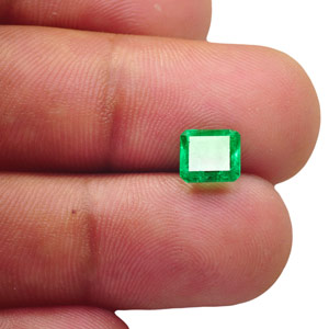 0.61-Carat Lustrous Vivid Green Emerald from Colombia - Click Image to Close