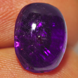 4.71-Carat Unqiue Cabochon-Cut Color-Change Sapphire from Ceylon - Click Image to Close