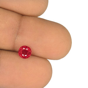 0.74-Carat Eye-Clean Intense Reddish Pink Spinel from Burma - Click Image to Close