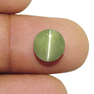 3.23-Carat Greyish Green Chrysoberyl Cat's Eye with Sharp Ray - Click Image to Close